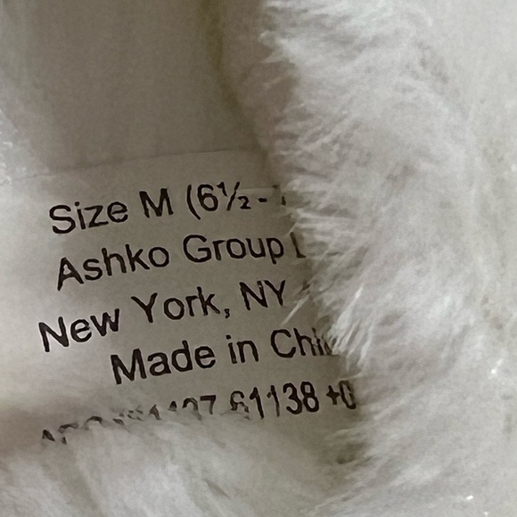 Laura Ashley White Fuzzy Heart Slip On Slippers Size M 6.5-7.5 - Picture 8 of 8